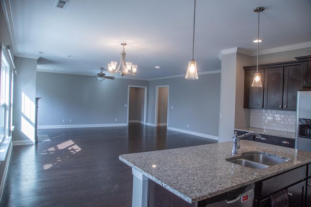 565 Lakeshore Cove Drive, Fort Oglethorpe, GA 30742