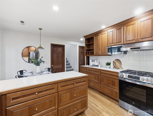 2503 125th Avenue NE, Bellevue, WA 98005