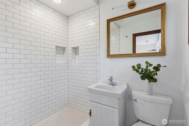 2503 125th Avenue NE, Bellevue, WA 98005