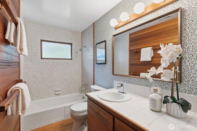 2503 125th Avenue NE, Bellevue, WA 98005