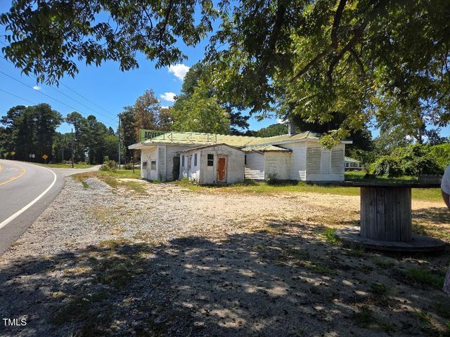 4132 Us Hwy 301 S, Four Oaks, NC 27524