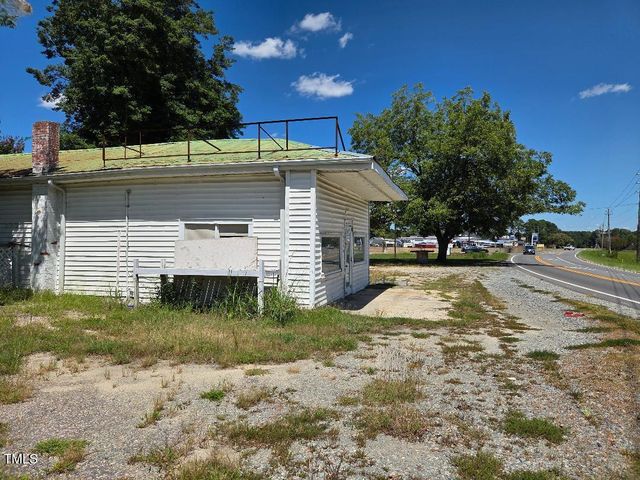 4132 Us Hwy 301 S, Four Oaks, NC 27524