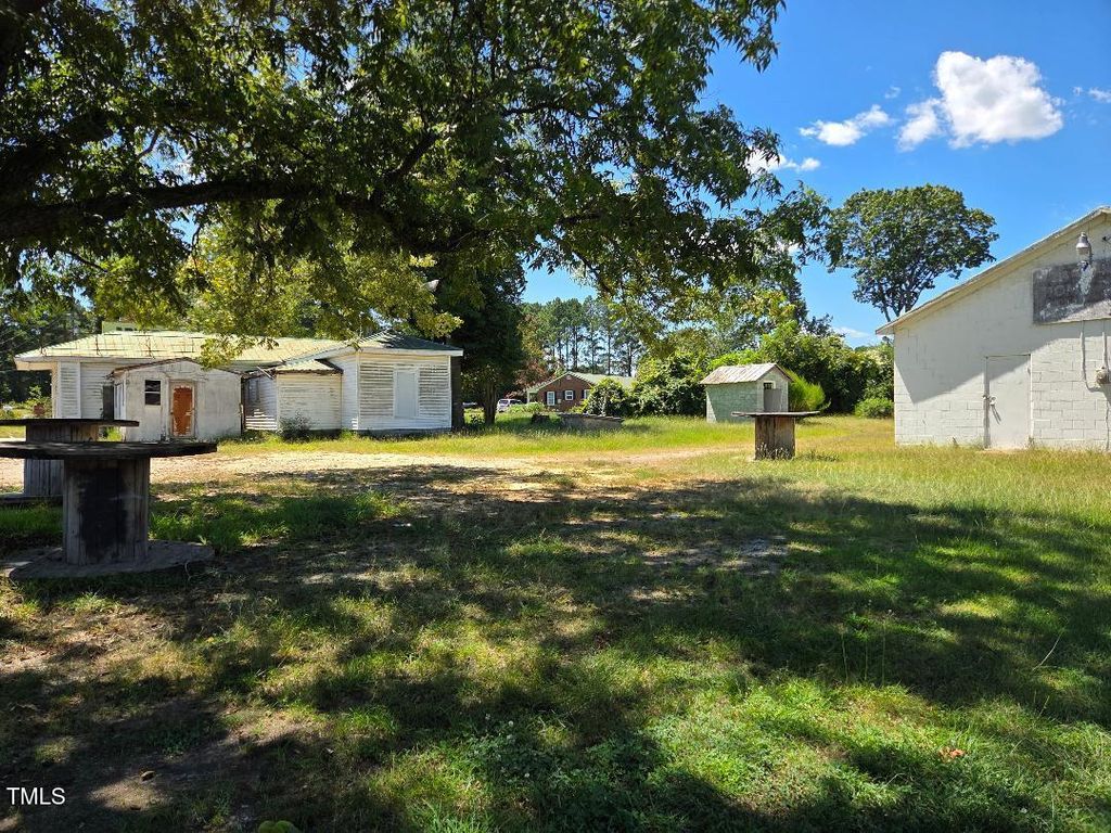 4132 Us Hwy 301 S, Four Oaks, NC 27524