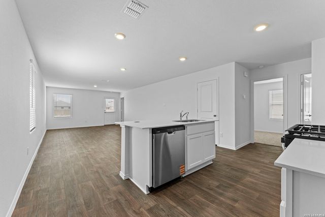 15507 Mint Patch Meadow, Von Ormy, TX 78073