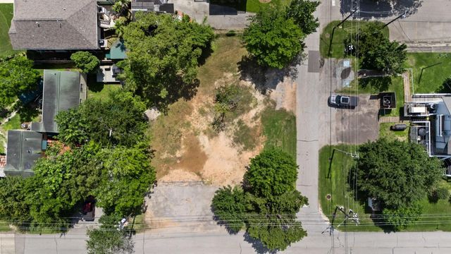 715 Clear Lake Road, Clear Lake Shores, TX 77565