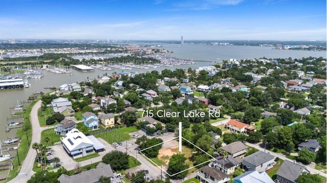 715 Clear Lake Road, Clear Lake Shores, TX 77565
