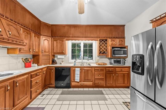 7501 Oak Valley Lane, Browns Summit, NC 27214