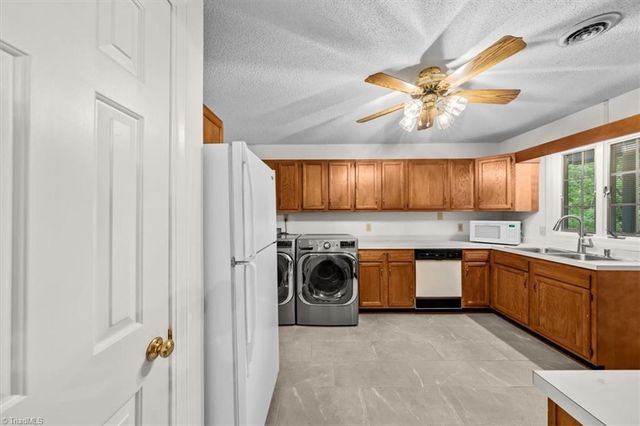 7501 Oak Valley Lane, Browns Summit, NC 27214