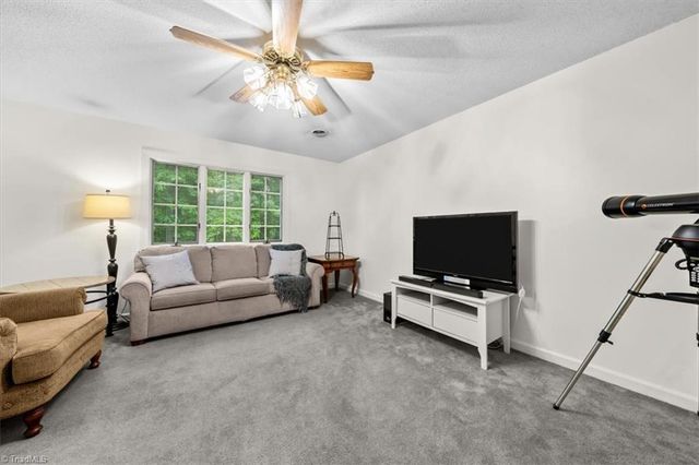 7501 Oak Valley Lane, Browns Summit, NC 27214