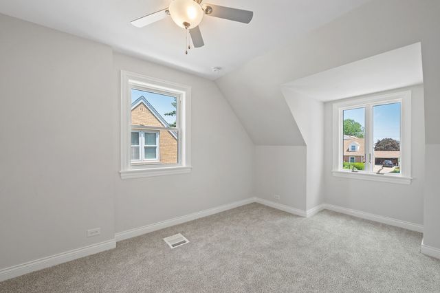 7810 N Neva Avenue, Niles, IL 60714