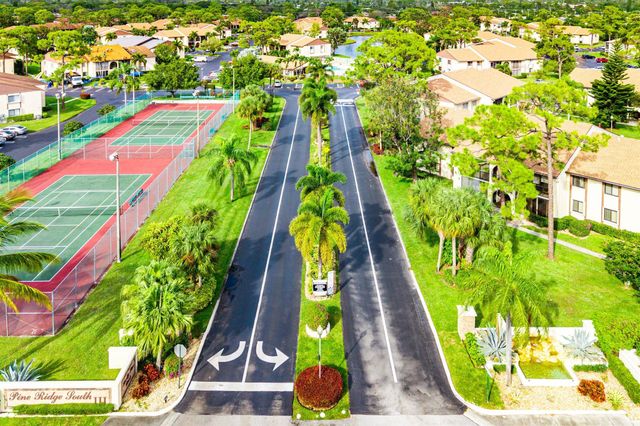 325 Knotty Pine Circle C-1, Greenacres, FL 33463