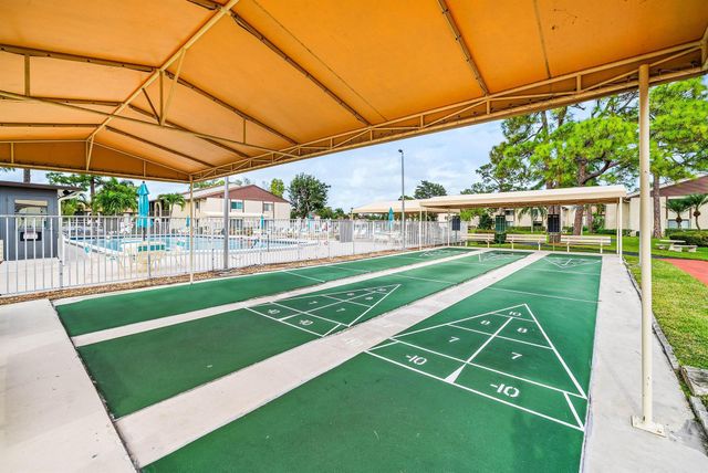 325 Knotty Pine Circle C-1, Greenacres, FL 33463