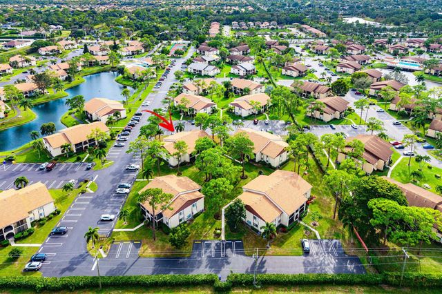 325 Knotty Pine Circle C-1, Greenacres, FL 33463