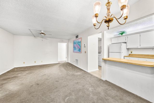 325 Knotty Pine Circle C-1, Greenacres, FL 33463