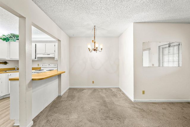 325 Knotty Pine Circle C-1, Greenacres, FL 33463