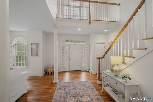 14 Riverside Drive, Waterford, CT 06385