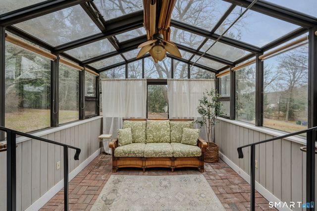 14 Riverside Drive, Waterford, CT 06385