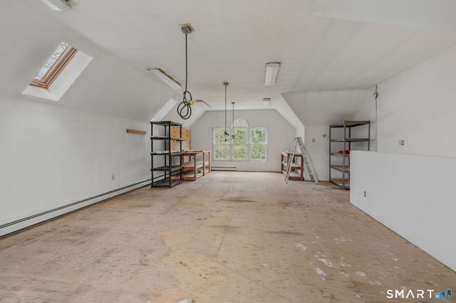 14 Riverside Drive, Waterford, CT 06385