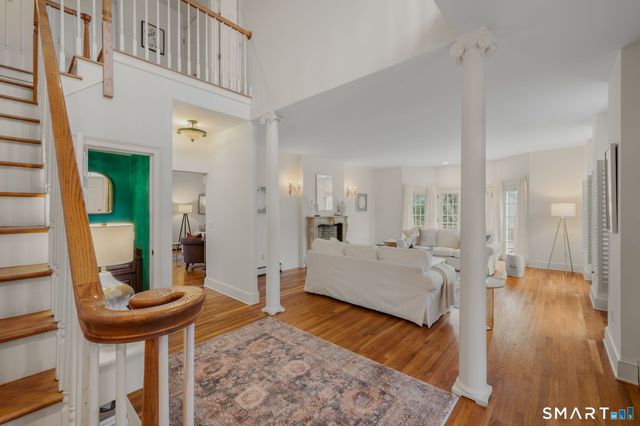 14 Riverside Drive, Waterford, CT 06385