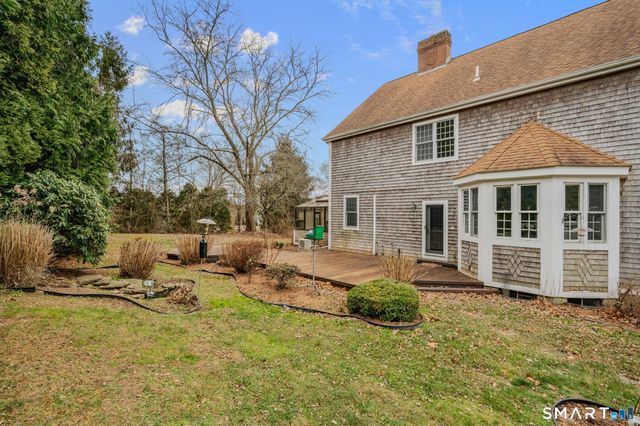 14 Riverside Drive, Waterford, CT 06385