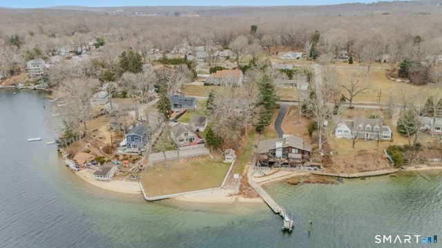 14 Riverside Drive, Waterford, CT 06385