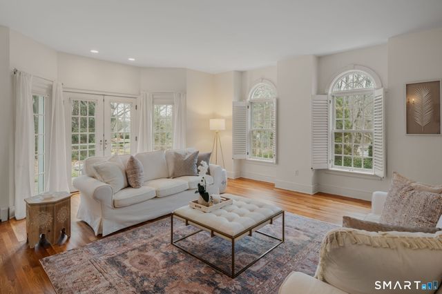 14 Riverside Drive, Waterford, CT 06385