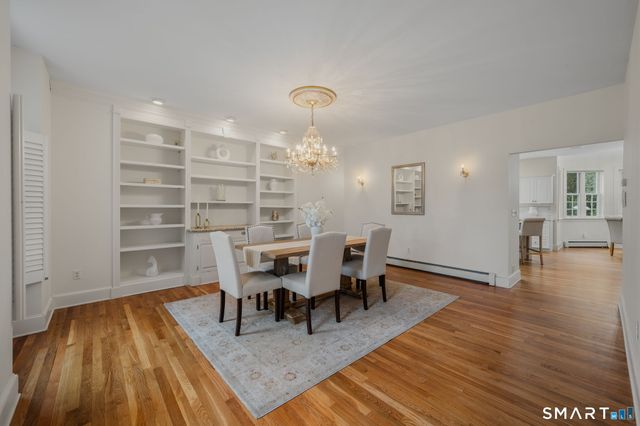 14 Riverside Drive, Waterford, CT 06385