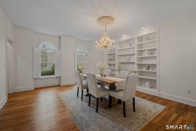 14 Riverside Drive, Waterford, CT 06385