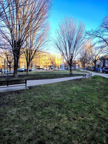 260 Washington St 28, Salem, MA 01970