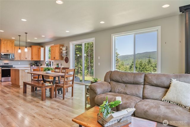 327 Parpala Road, Naselle, WA 98638