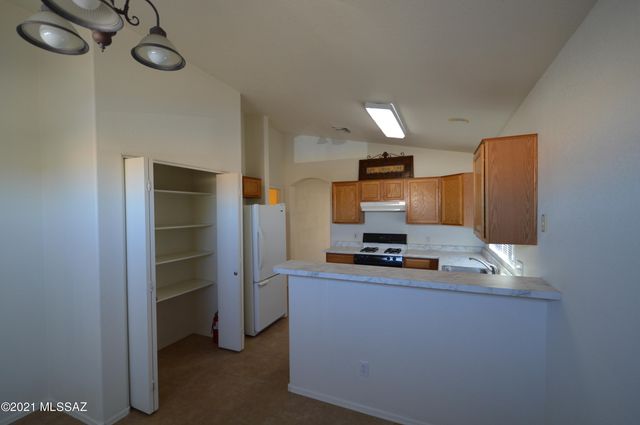 7925 W Mural Hill Drive, Tucson, AZ 85743