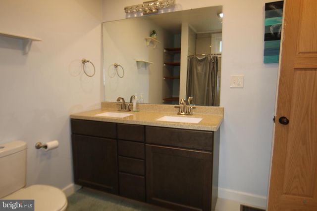 1035 STATE RD, Duncannon, PA 17020