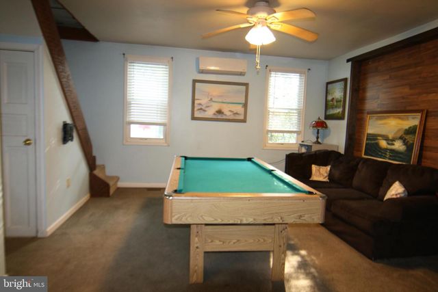 1035 STATE RD, Duncannon, PA 17020