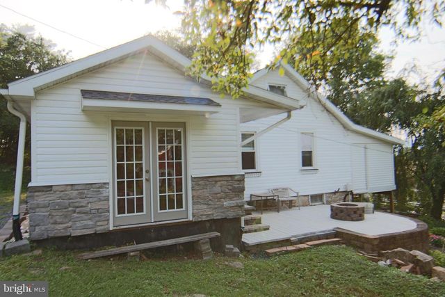 1035 STATE RD, Duncannon, PA 17020