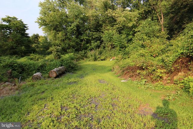 1035 STATE RD, Duncannon, PA 17020