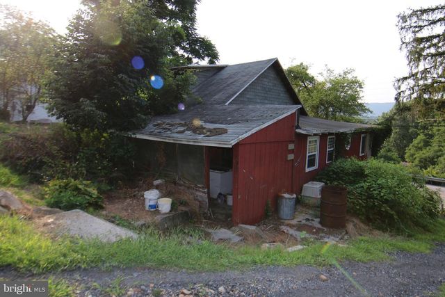 1035 STATE RD, Duncannon, PA 17020