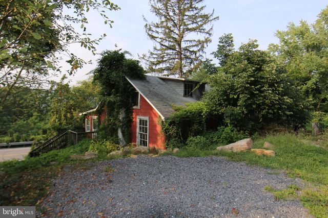 1035 STATE RD, Duncannon, PA 17020