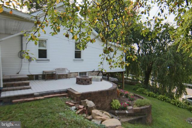 1035 STATE RD, Duncannon, PA 17020