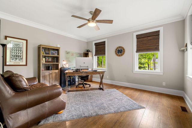 10 Lilac Court, Bedford, NH 03110