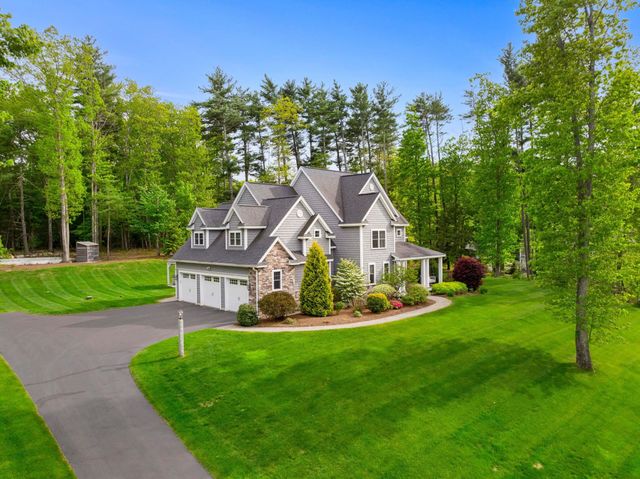 10 Lilac Court, Bedford, NH 03110
