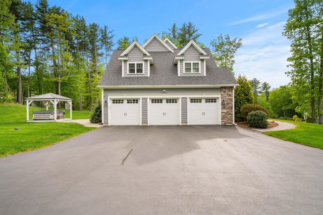 10 Lilac Court, Bedford, NH 03110