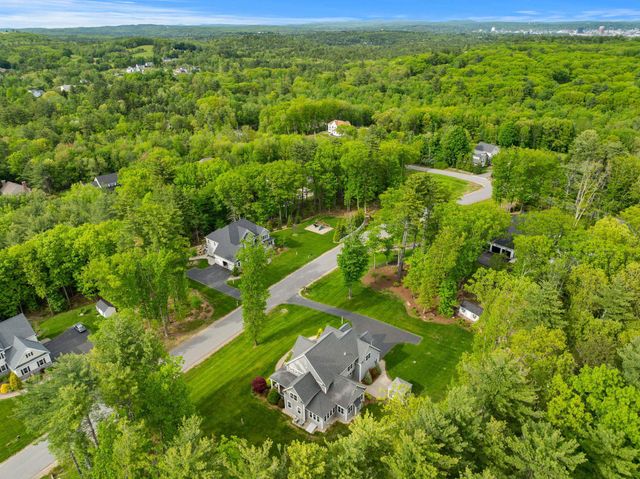 10 Lilac Court, Bedford, NH 03110