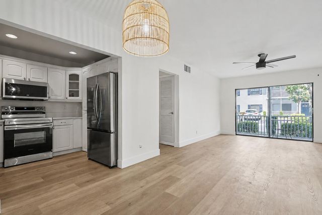 130 Cypress Club Drive 309, Pompano Beach, FL 33060