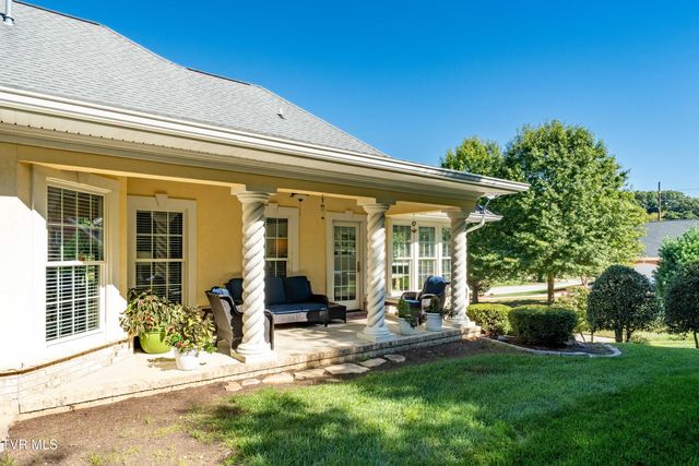 1128 Keeview Drive, Johnson City, TN 37615