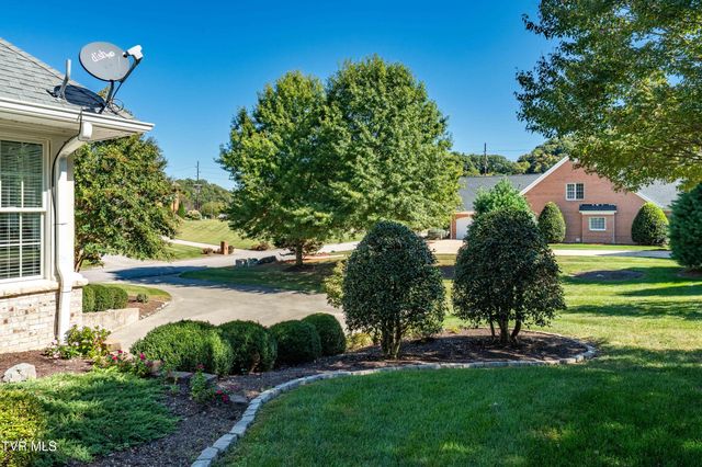 1128 Keeview Drive, Johnson City, TN 37615