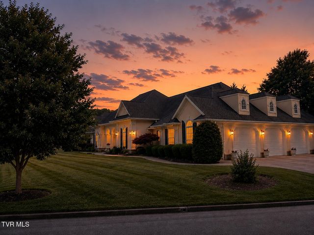 1128 Keeview Drive, Johnson City, TN 37615