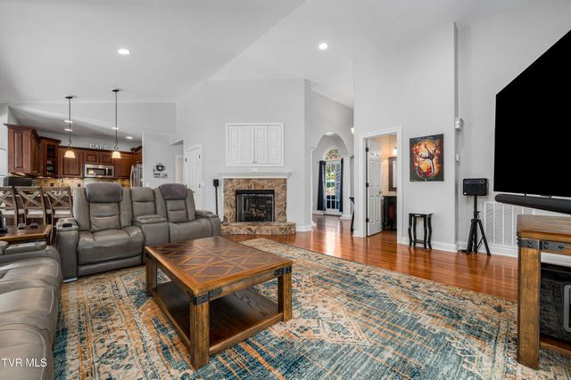 1128 Keeview Drive, Johnson City, TN 37615