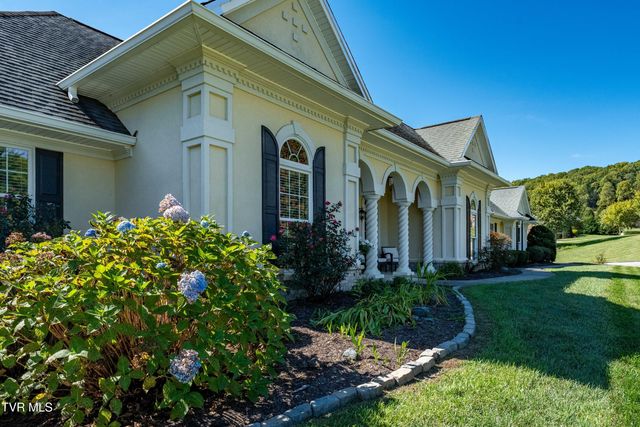 1128 Keeview Drive, Johnson City, TN 37615