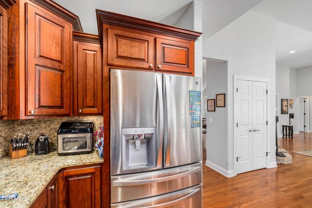 1128 Keeview Drive, Johnson City, TN 37615