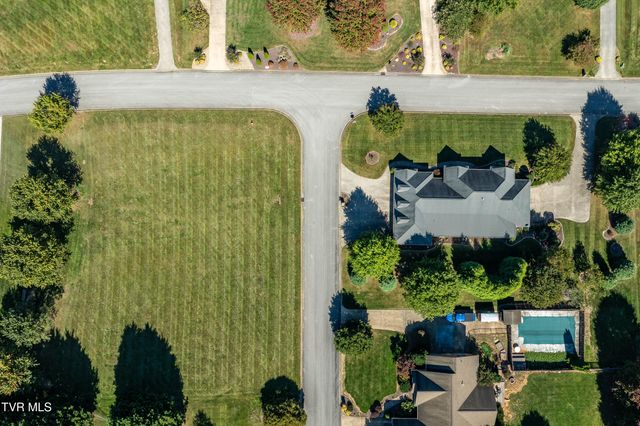 1128 Keeview Drive, Johnson City, TN 37615
